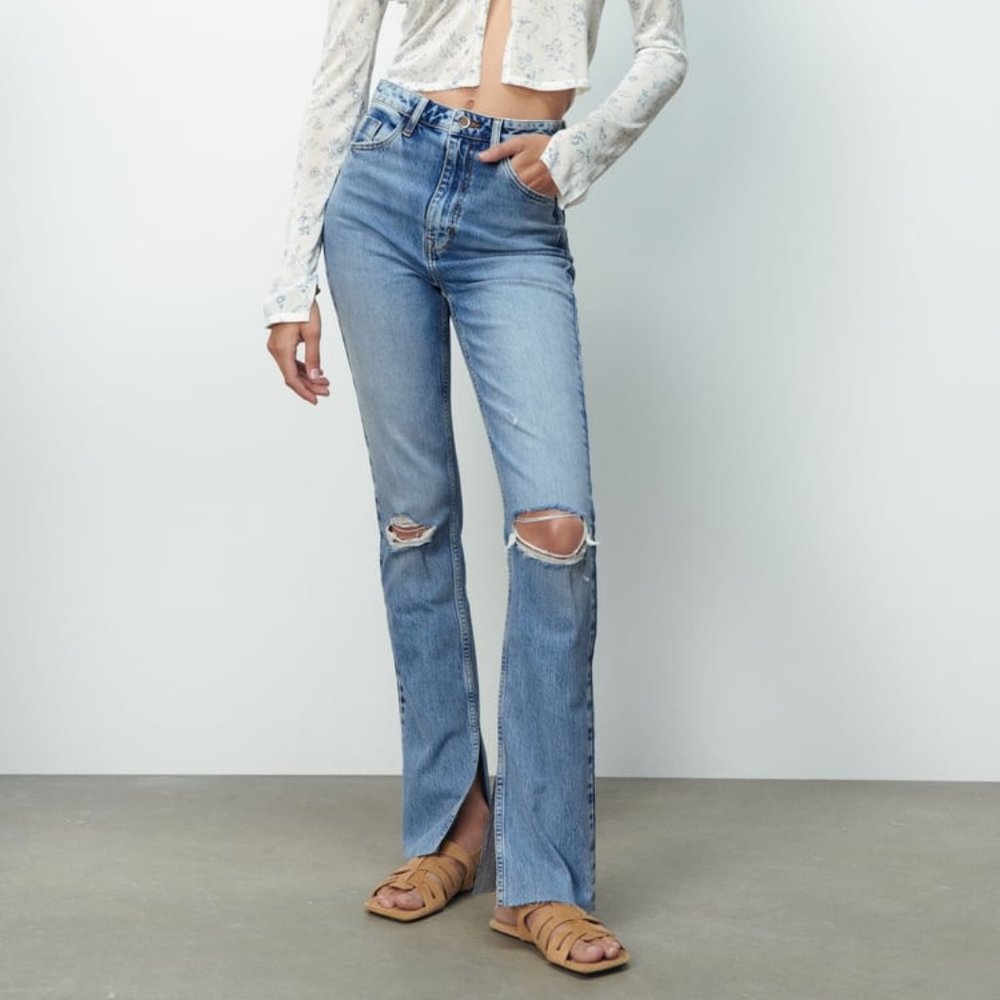 ZARA HIGH RISE FLARED SLIM FIT JEANS
